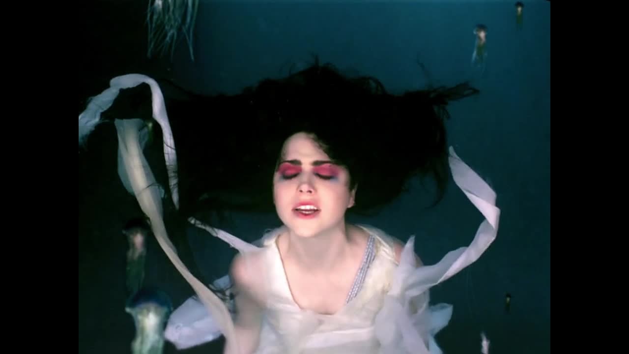 Evanescence [HD and Remastered Video]