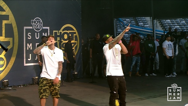 CHRIS BROWN LIVE