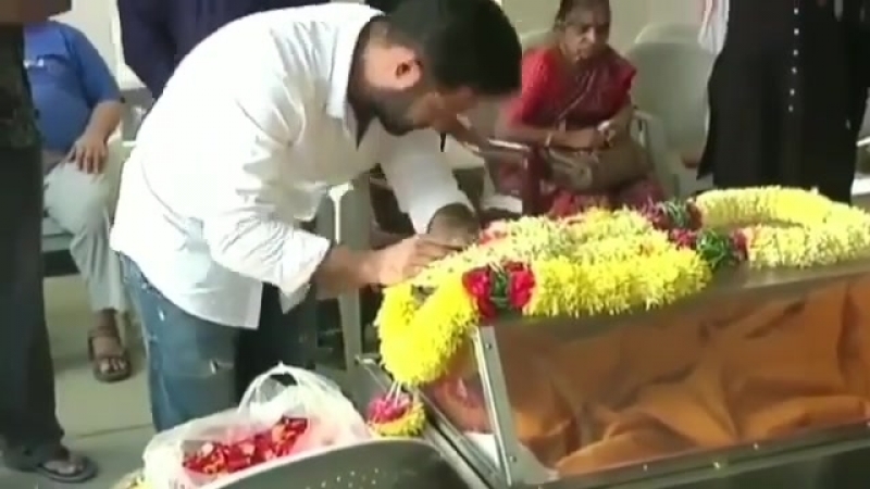 Jr NTR Pays Tribute To Lakshmi Garu /НТР мл. отдает дань уважения Лакшми Гару