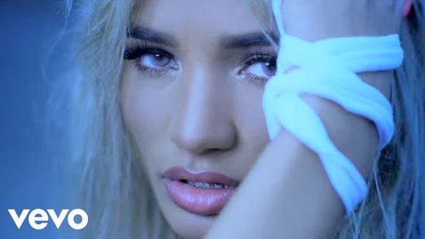 Pia Mia ft. Chris Brown, Tyga