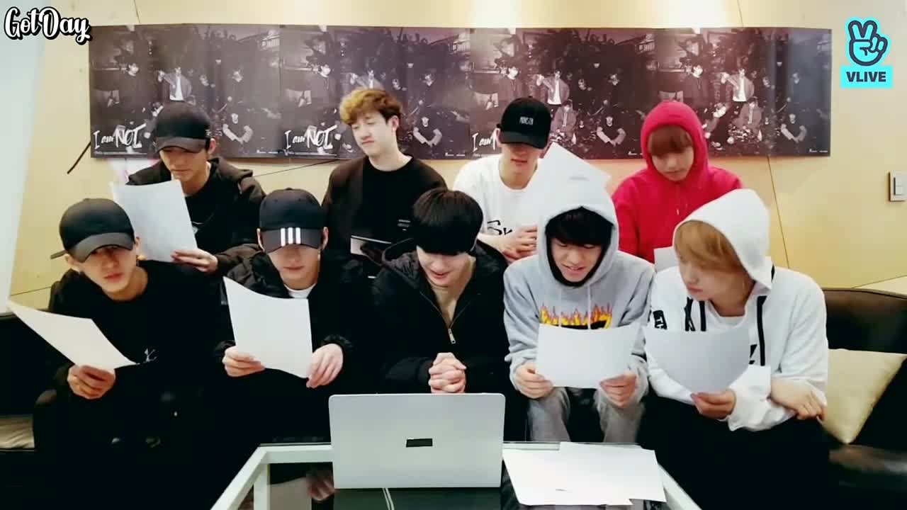 Трансляции в V-LIVE (Stray Kids)