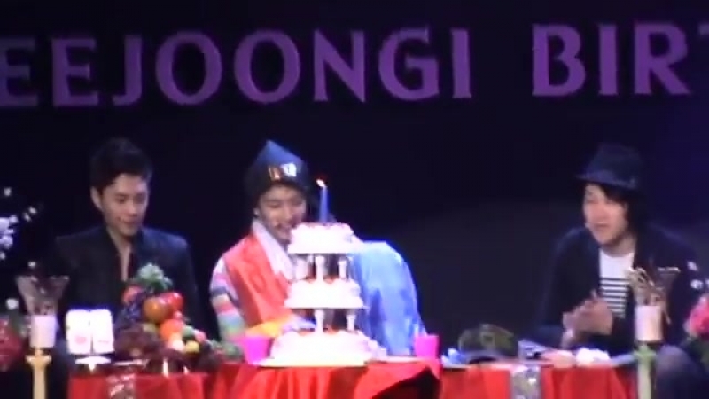 2012.04.17 Lee Joon-gi Birthday Party