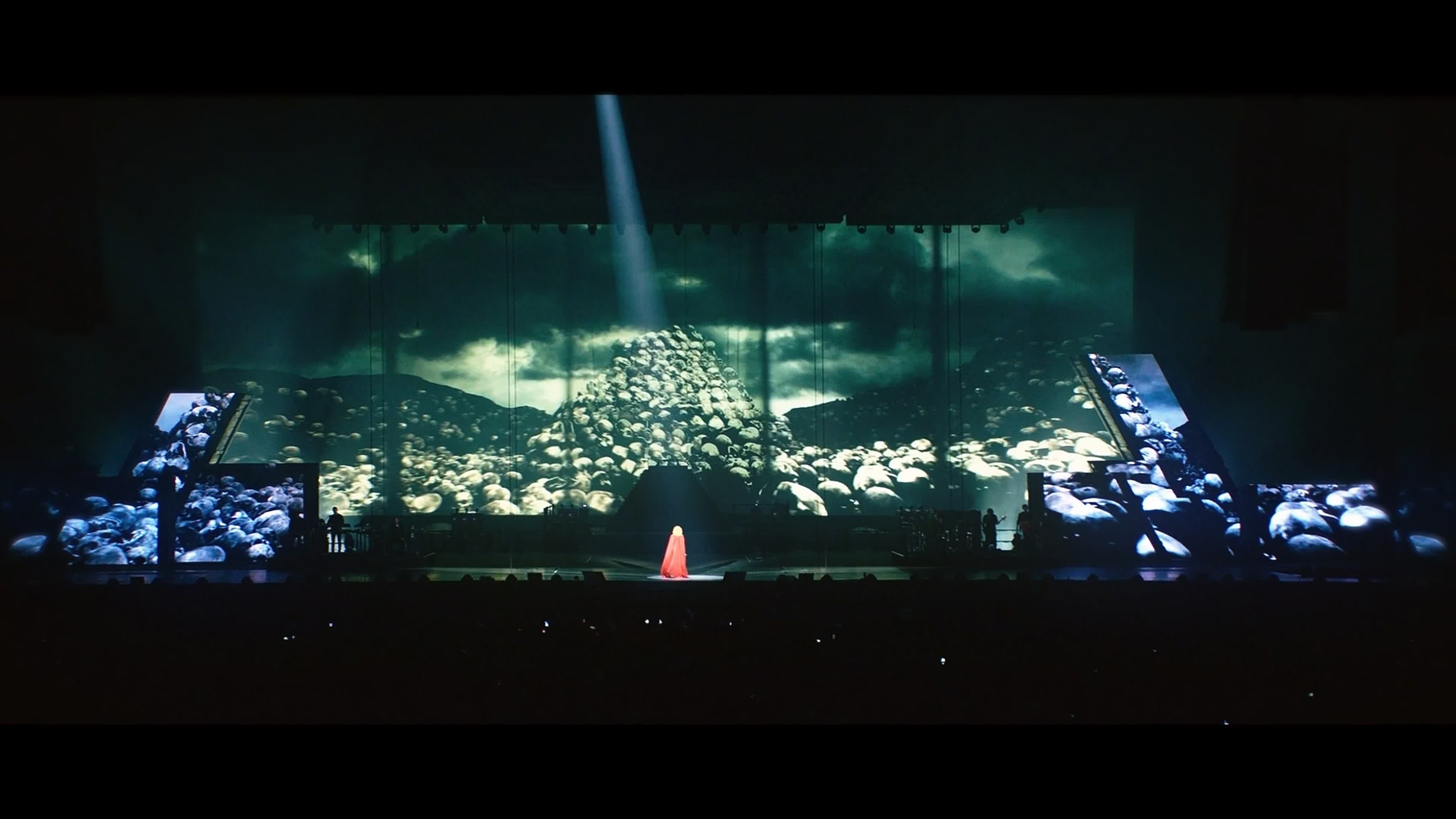 Mylene Farmer.