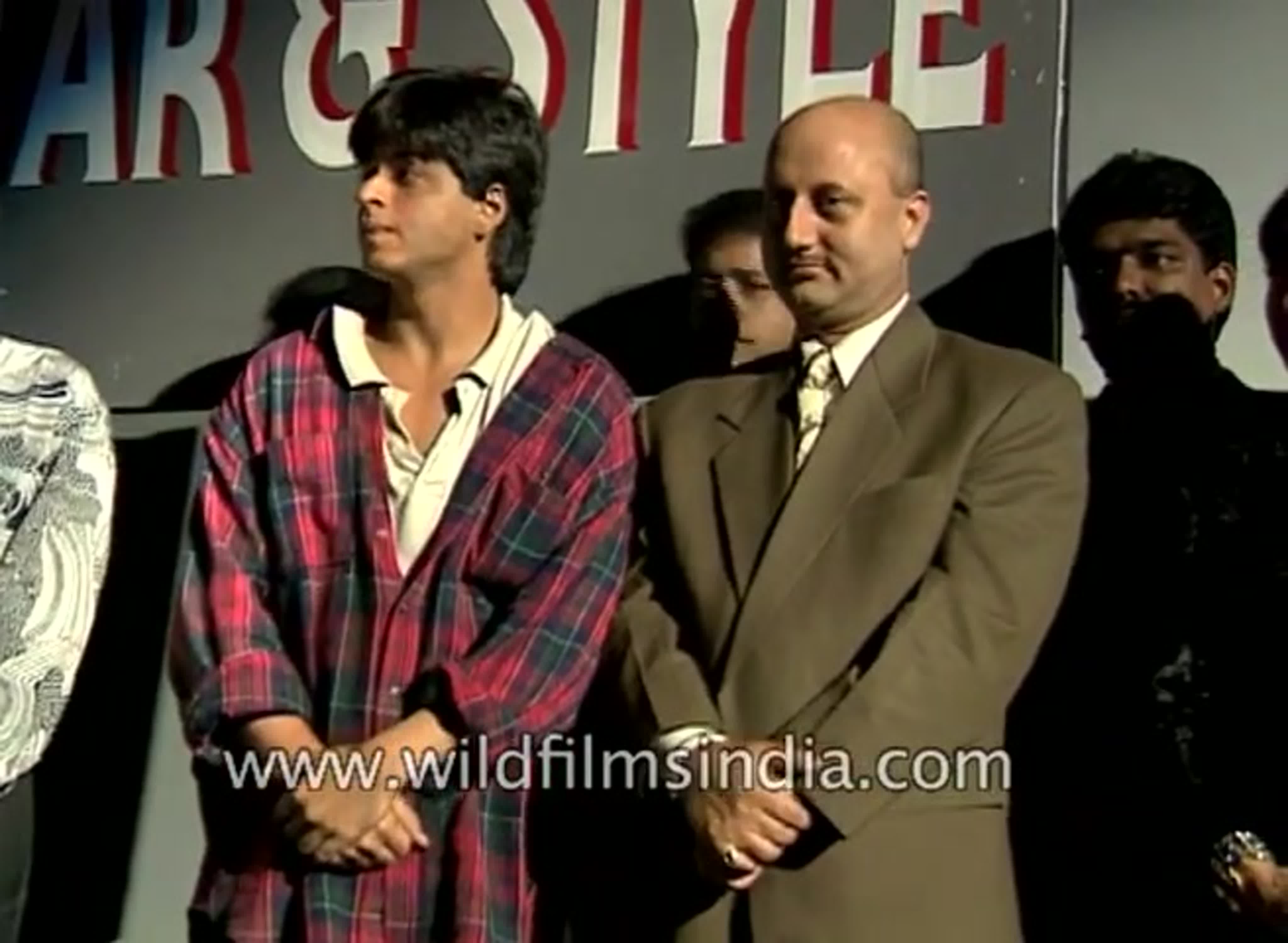 SRK-Oh Darling Yeh Hai India ( 1995 ) related video