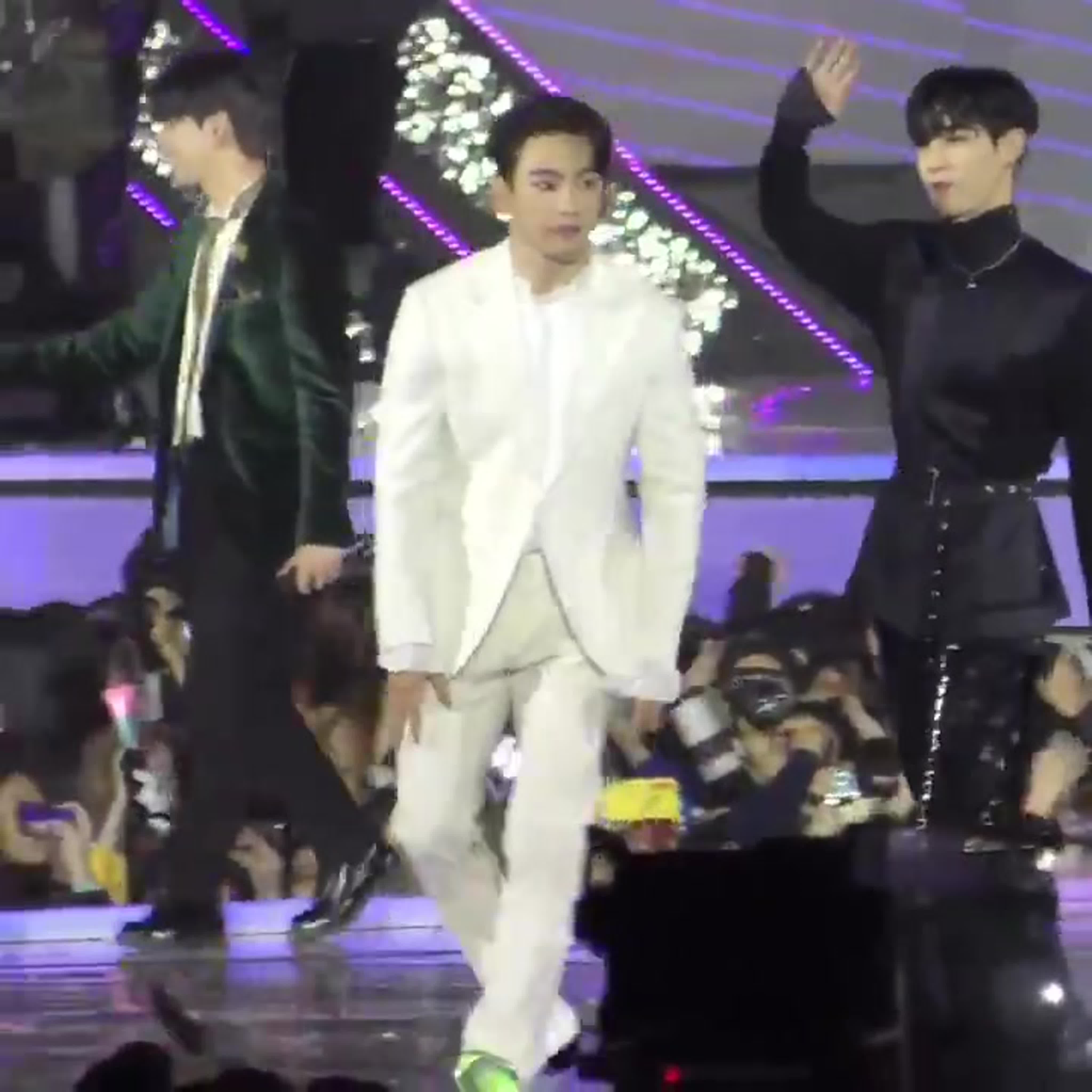 ツ FANCAM:PERF » 2019