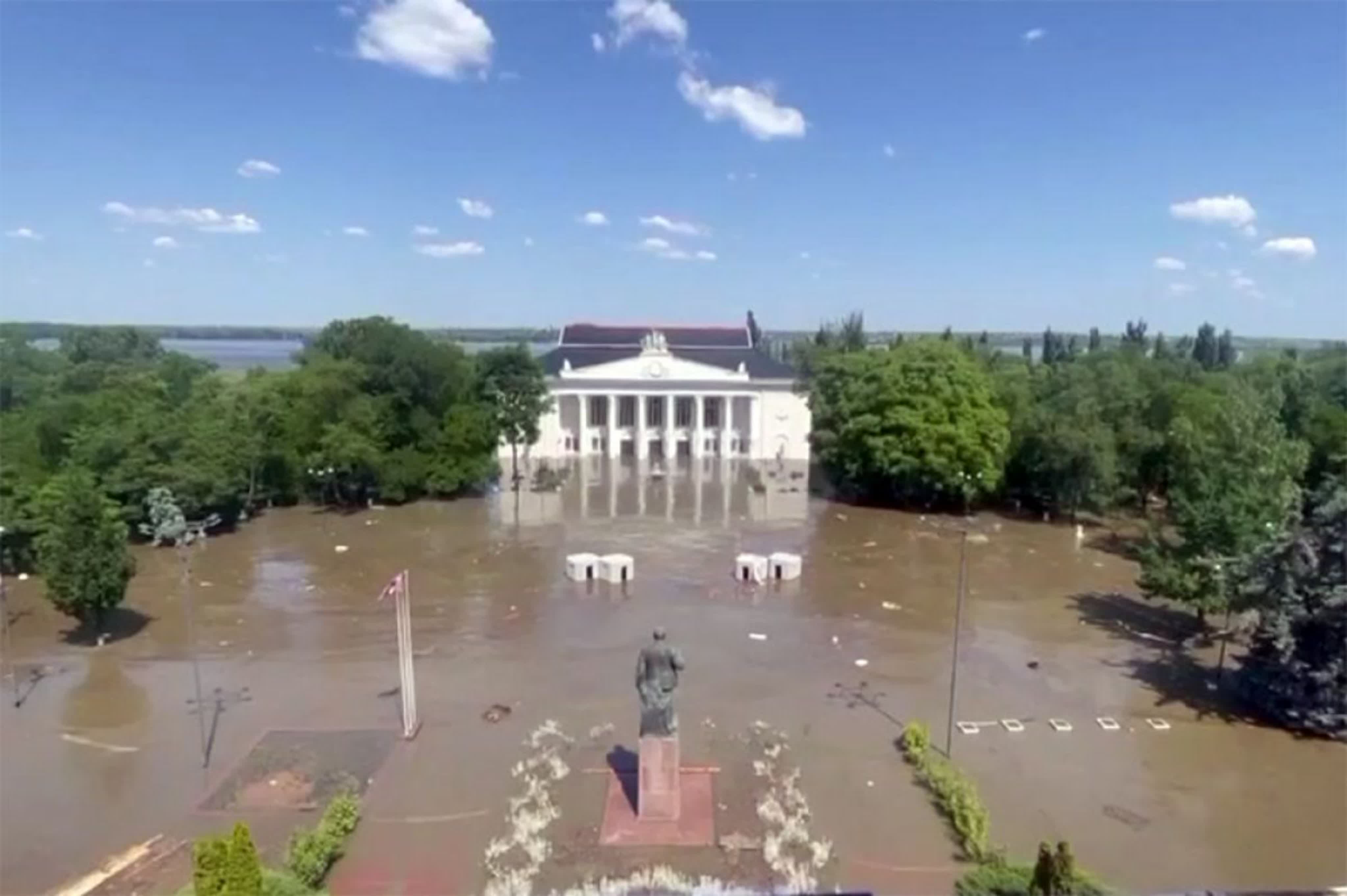 Прорыв дамбы на Каховской ГЭС (06.06.23)