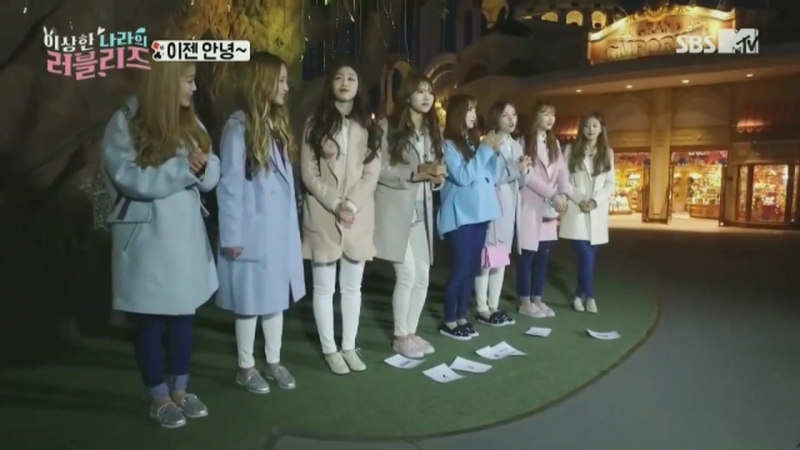 ● LOVELYZ IN WONDERLAND