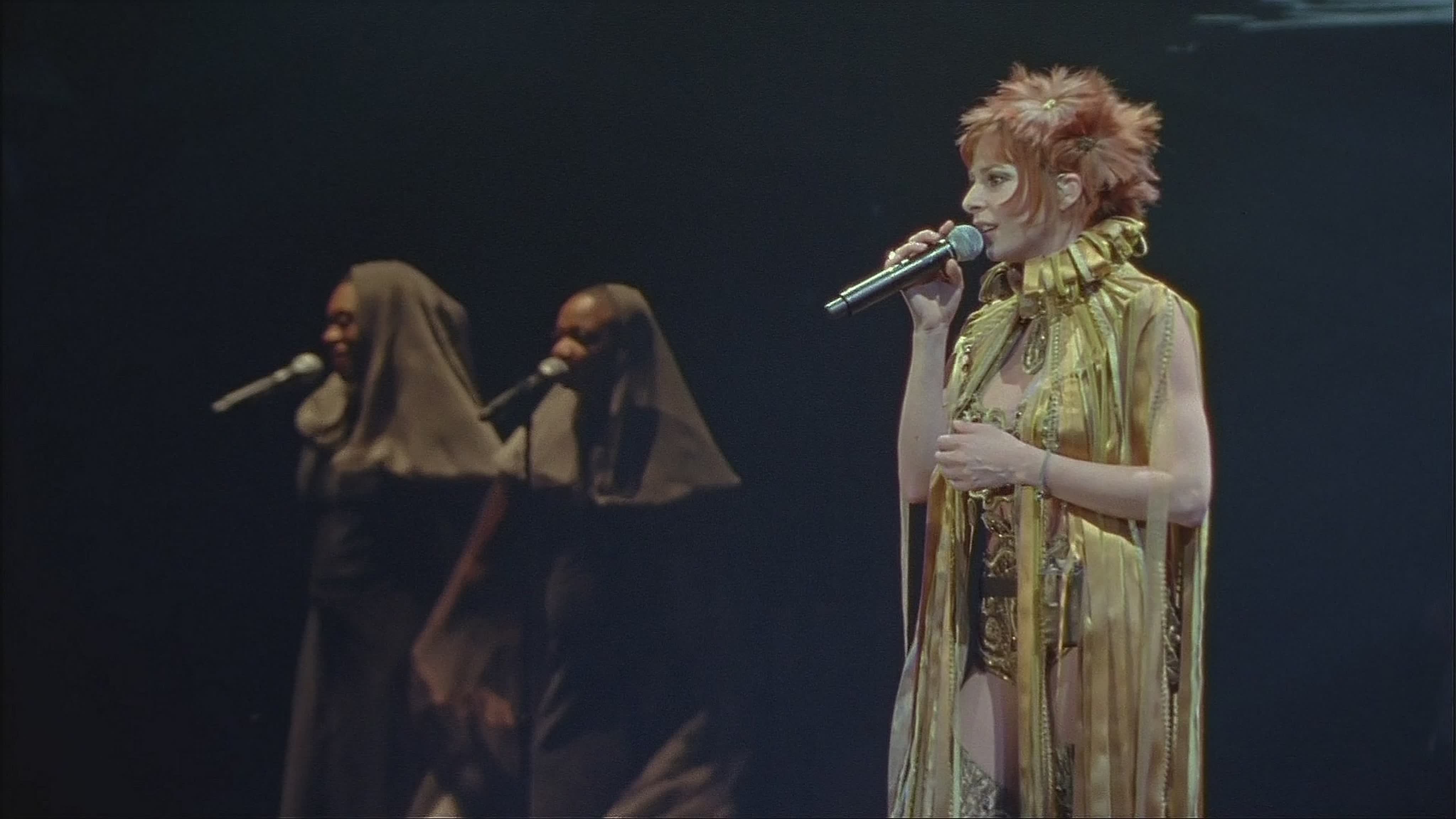 MYLENE FARMER || Dans Les Rues de Londres