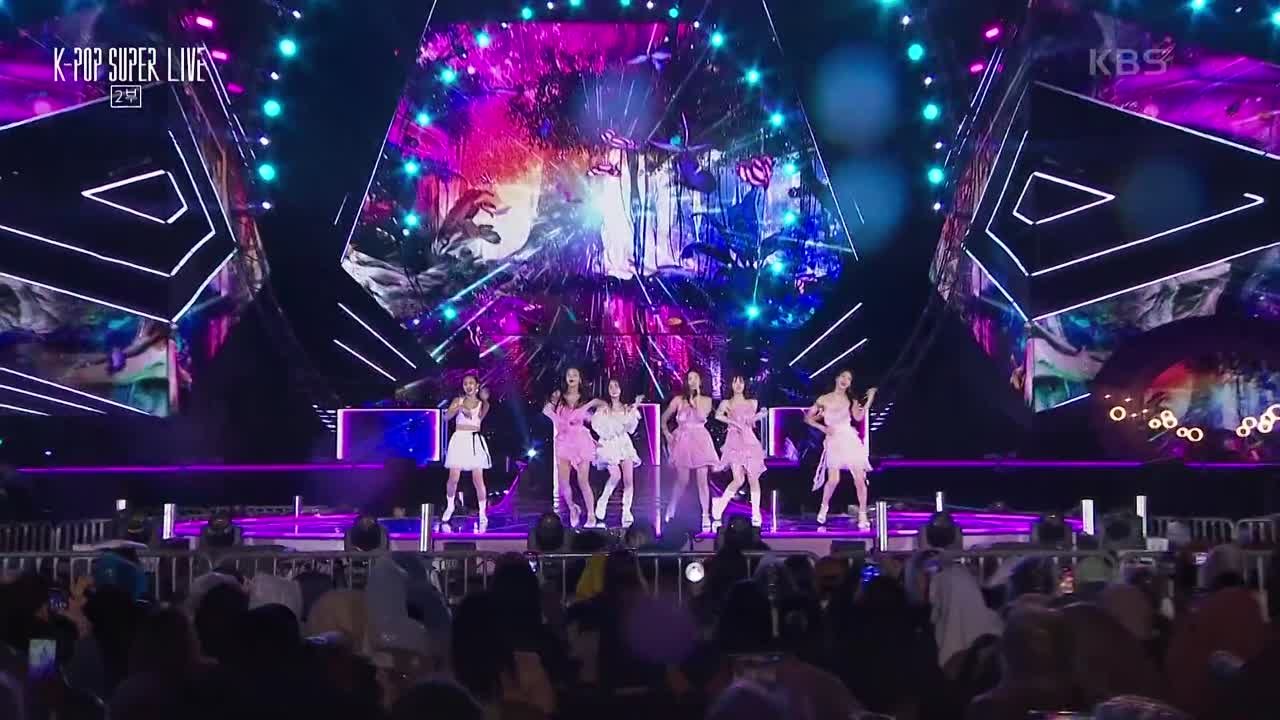 × Performance  "Dun Dun Dance" + "Dear You"