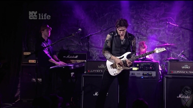 STEVE VAI. Front and center,2016.