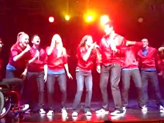 ✔ glee tour