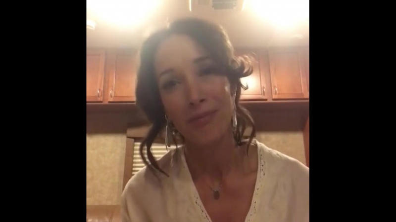 Jennifer Beals - Карен