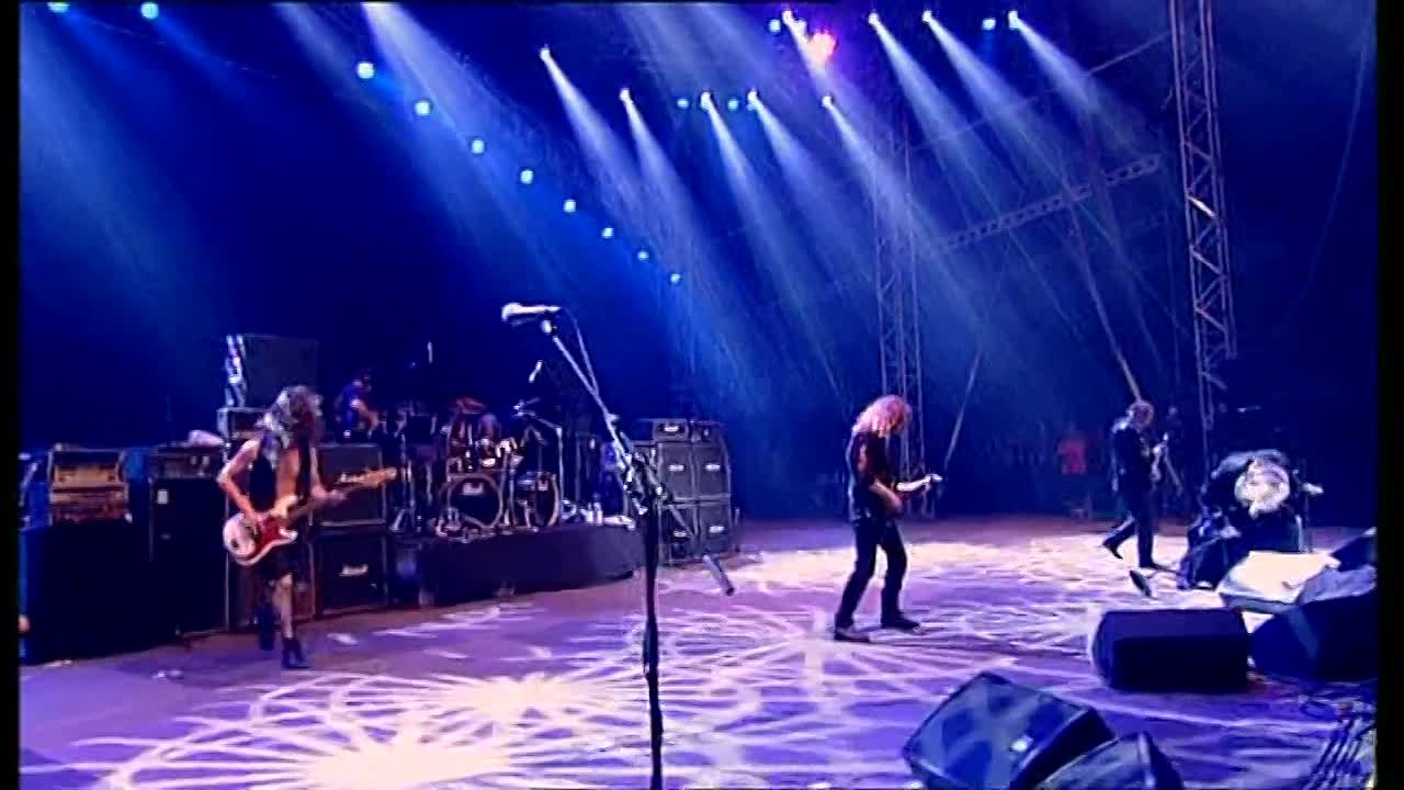 Saxon Live WOA-2001