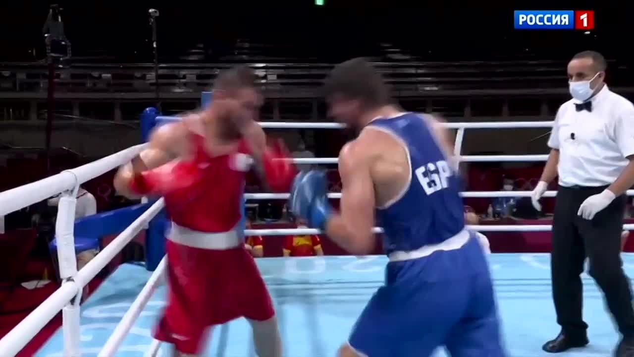 Boxing vine