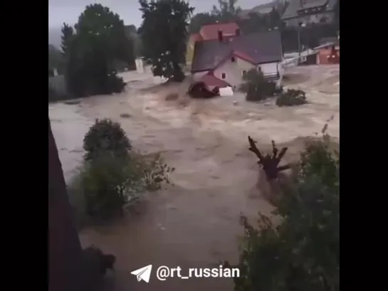 Плотины прорвало в двух польских городах после сильных ливней