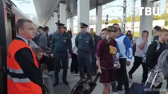 Жители Белгородской области прибыли в Подмосковье

Сотрудники МЧС встретили больше 100 детей в сопровождении взрослых на Восточн