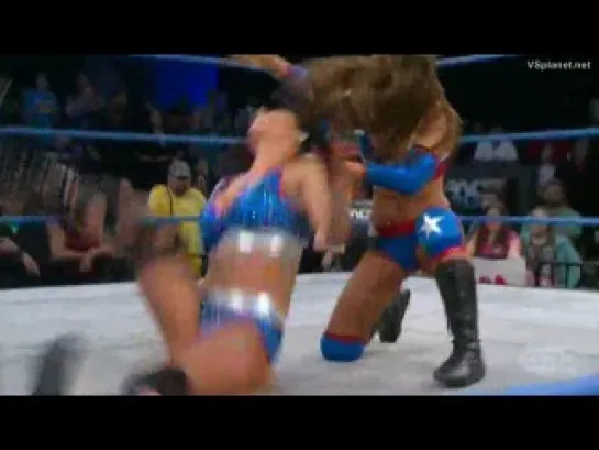 TNA Impact Wrestling 22.12.2011 - Tara vs. Brooke Tessmacher