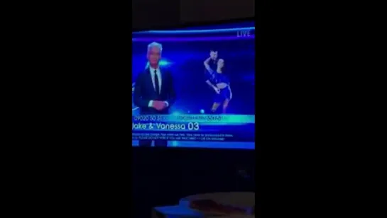 Ещё кто-нибудь заметил это 👌🏽 на шоу @.dancingonice 😂 Джейд x