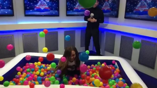 💁 @LittleMix's Владения Джейд #CapitalJBB Pool Challenge! (Что хоть кричи...) 😂💜