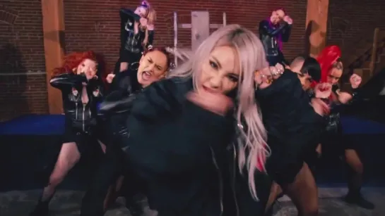 CL - ‘HELLO BITCHES’ DANCE PERFORMANCE VIDEO