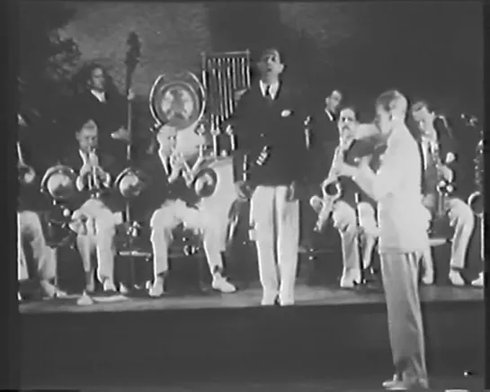 The_Ray_Noble_Band_with_Al_Bowlly_and_Nat_Gonella_in_Holland__1933