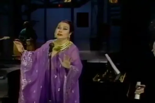 Yma_Sumac_on_David_Letterman_Show__1987