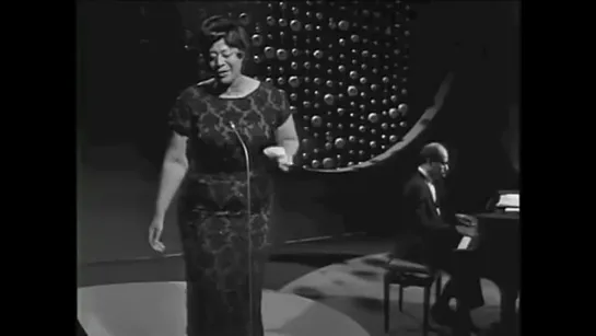 Ella_Fitzgerald_-_Mack_The_Knif