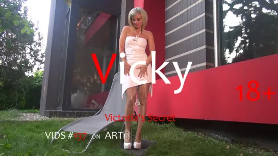 Vicky & Victoria Secret ("Женские штучки от Насти")