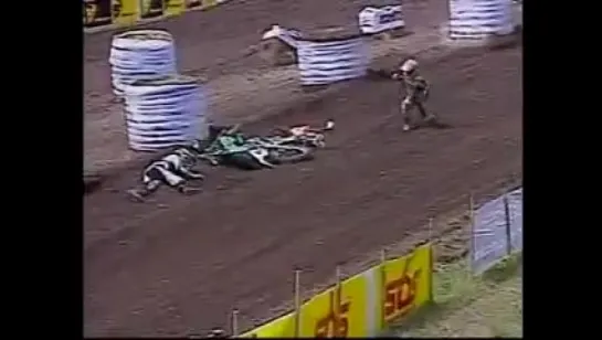 Dirtbike Wreck  Ricky Carmichael and James Stewart ЖОСКИЙ УДАР