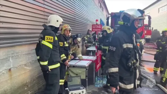 ⚡️ В Подольске бушует сильный пожар на кабельном заводе.