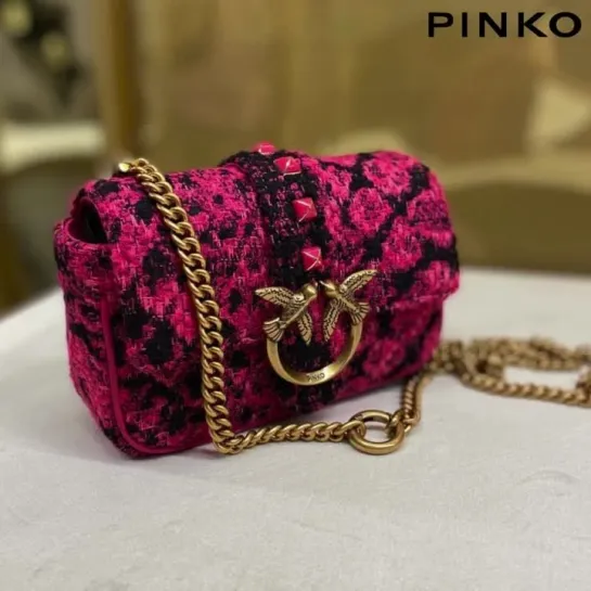 Pinko 🇮🇹

Сумка LOVE ONE MICRO

17550₽ + доставка 2.