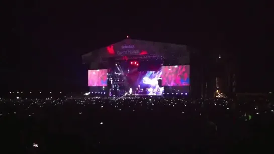 Rihanna – «Umbrella» (Live @ Heineken Open'er Festival)