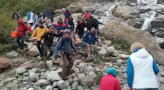 Две туристки погибли в результате схода ледника в Карачаево-Черкесии, Россия. 14.09.2021.