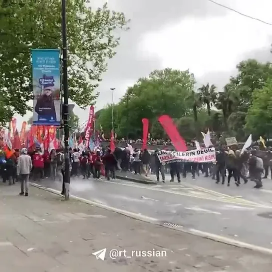 ️Escenas de represión de manifestaciones en Türkiye️Después de su renuncia... la ex portavoz árabe del Departamento de Estado de