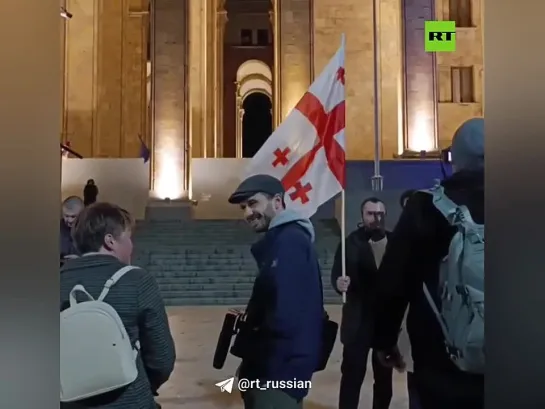 В Тбилиси всего несколько человек вышли на акцию в поддержку высокой явки на выборы