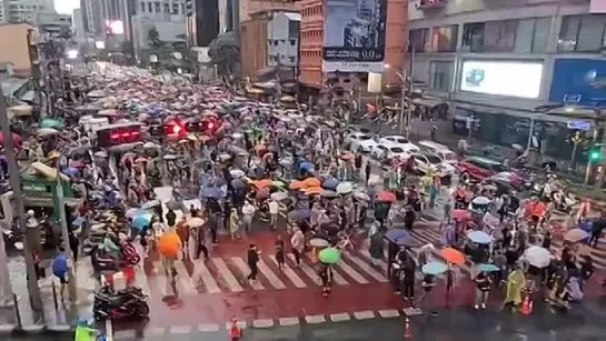 Партия "Движение вперёд". Протесты.  Бангкок  Таиланд.