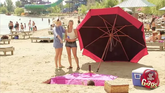 Hot Bikini Girl Disappears Under Umbrella_HD.mp4