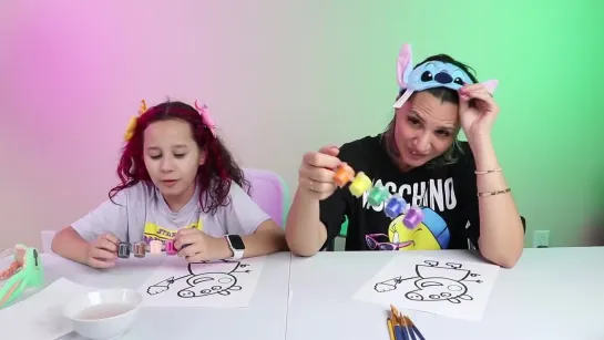 Erlania e Valentina Pontes - DESAFIO COLORINDO COM 3 CORES! A PEPPA PIG Português Brasil