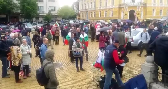 ☝ #Болгария #ПротивФашизма Болгары протестуют против поставок оружия на Украину.