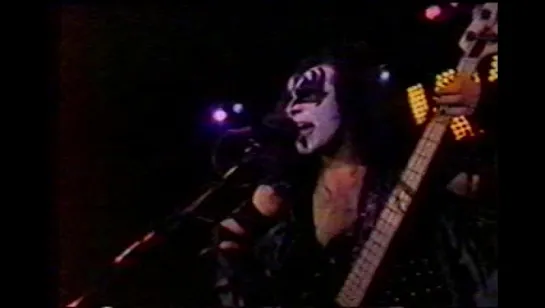 Kiss - CMon And Love Me  Rock And Roll All Nite (Promo Video) (1975)