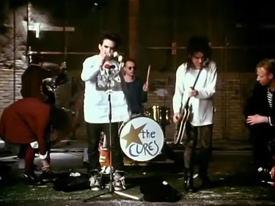 The Cure - Friday Im In Love (Official Video)