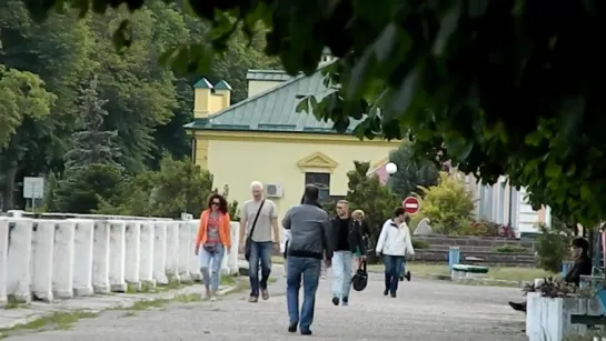 "Во - первых, я из Пинска ....."  В тени каштанов городских ........