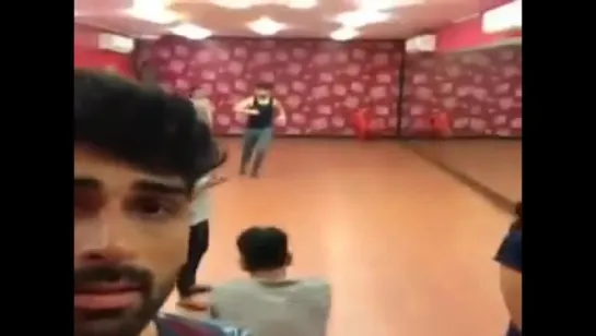 Akshay Dogra and Barun Sobti at Sanaya Irani and Mohit Sehgals rehearsal _ Nach