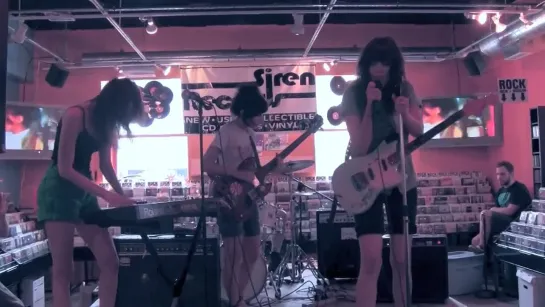 The Coathangers - Trailer Park Boneyard - Live At Siren Records