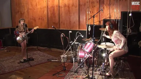 Deap Vally - 'Gonna Make My Own Money' (Live At Music Feeds Studio)