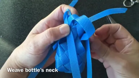 62_(313)_Плетение крошечного брелка для бутылок_Tutorial ke 313 - Weaving tiny bottle keychain ( Strapping Band )