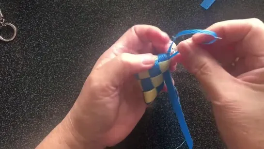 24_(250)_Плетение Стабильной Треугольной Формы_Tutorial ke 250 - Weaving Stable Triangle Shape 2  keychain ( Strapping Band )