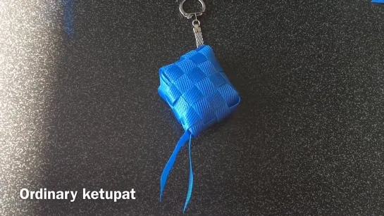 23_(329)_Плетение брелка для ключей кетупат_Tutorial ke 329 - Weaving ordinary Rice cake’s case ketupat Keychain  strapping band