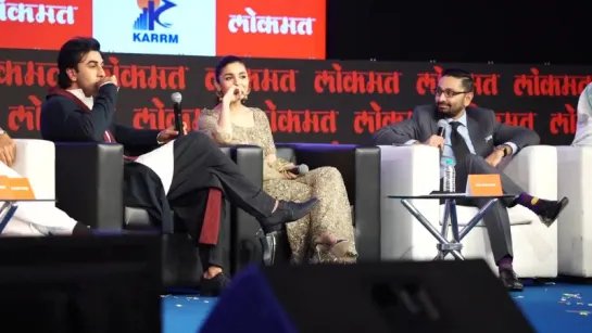 Ranbir Kapoor and Alia Bhatt on stage at the #MaharashtrianOfTheYear Awards - 2