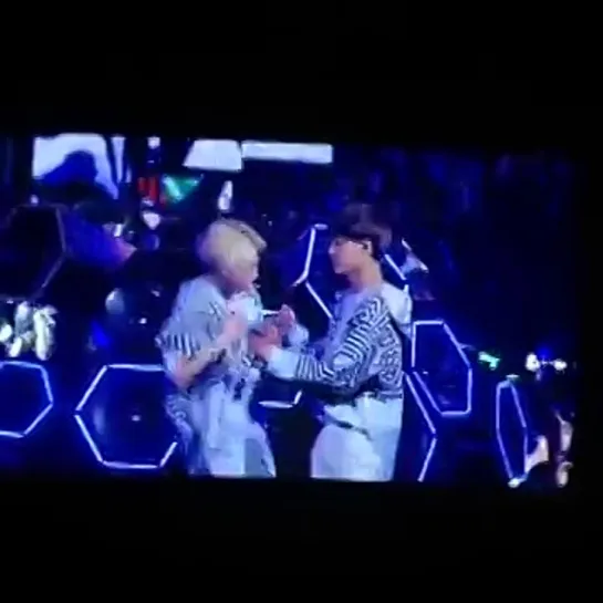 140719 Kai pinching Suho's nipples @ The Lost Planet Shanghai